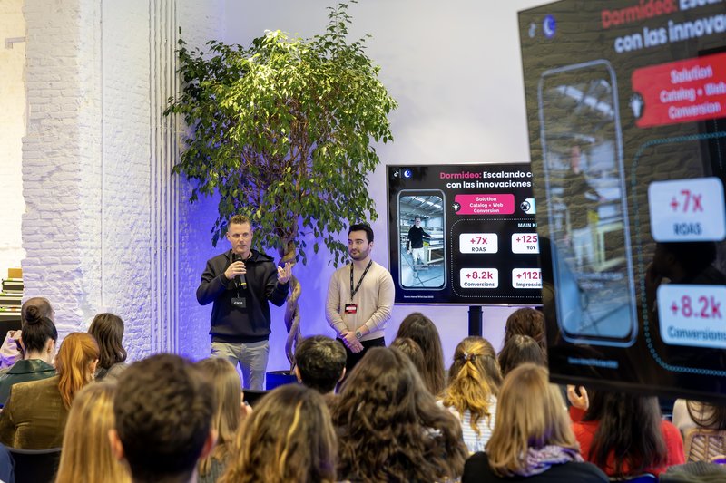 Josep Cid co-presentando en TikTok for Business junto a Enric