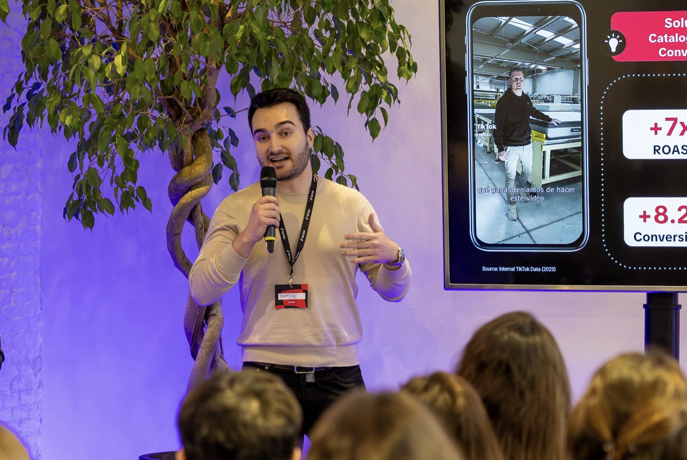 Josep Cid presentando el caso Dormideo en TikTok for Business Espa&ntilde;a